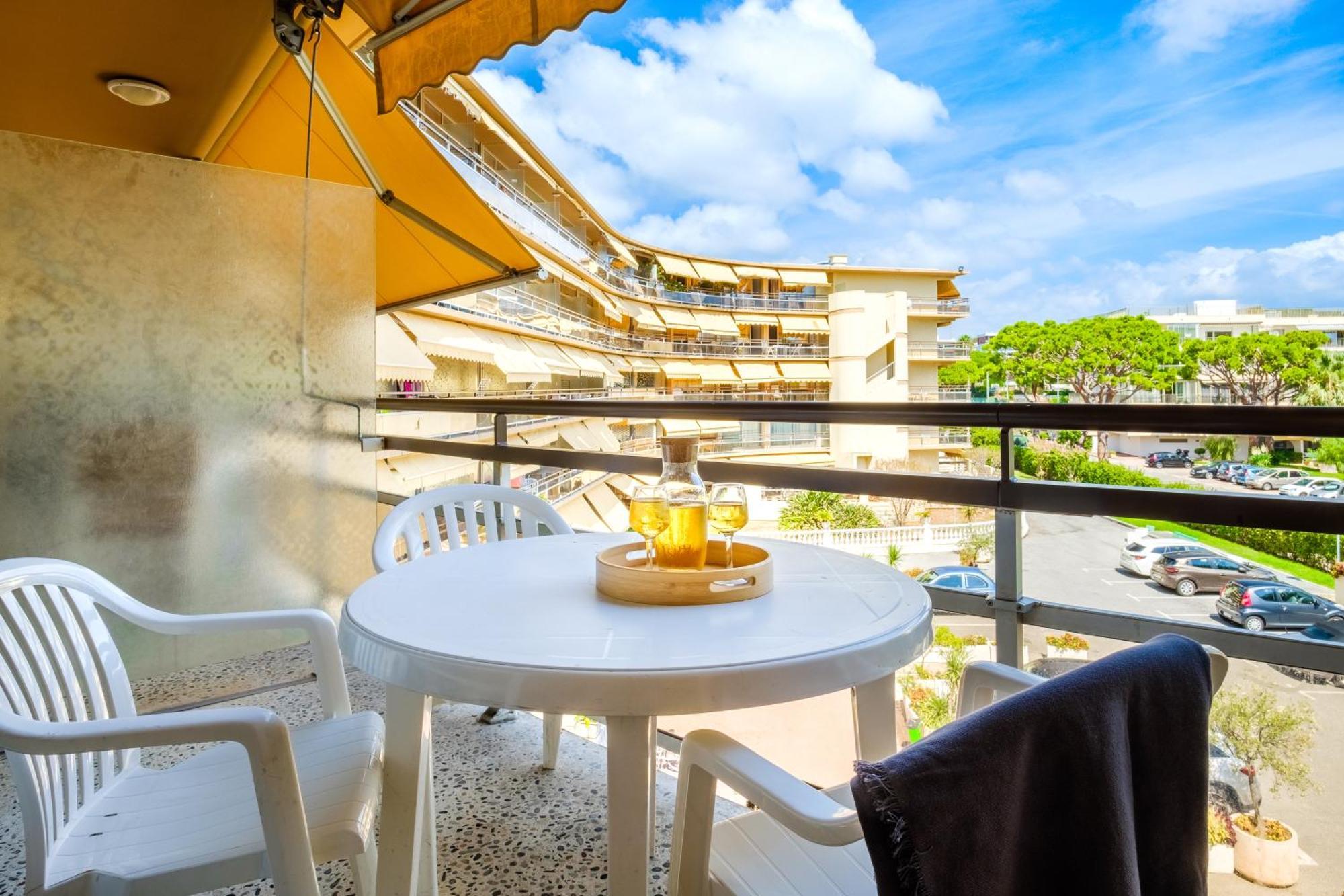 Résidence Pierre&Vacances Heliotel Marine Saint-Laurent-du-Var Esterno foto